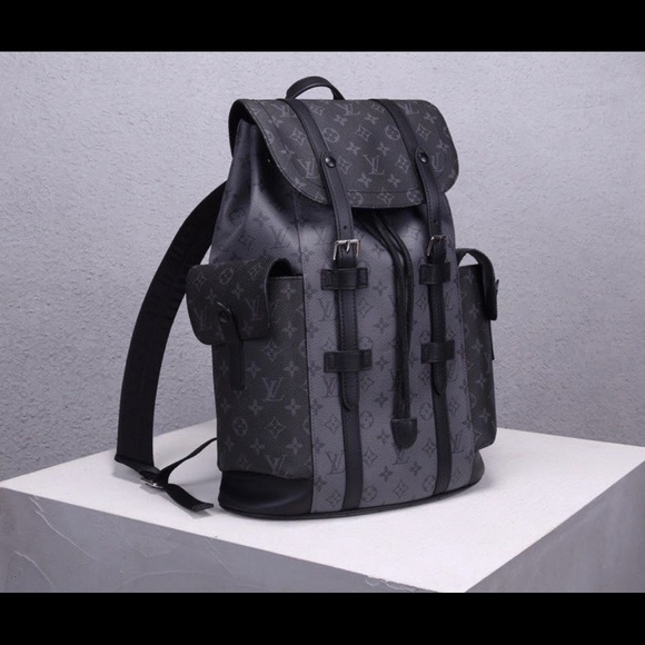 Louis Vuitton Back pack M45419
CHRISTOPHER MM - Picture 5 of 9